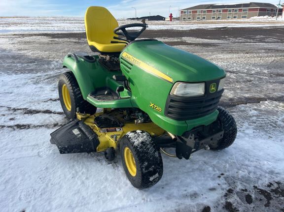 2011 John Deere X720 Garden Tractor