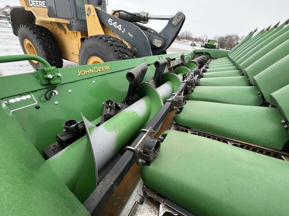 2017 John Deere 612C Header Corn Head