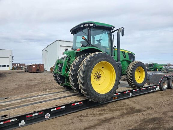 2013 John Deere 7215R Tractor