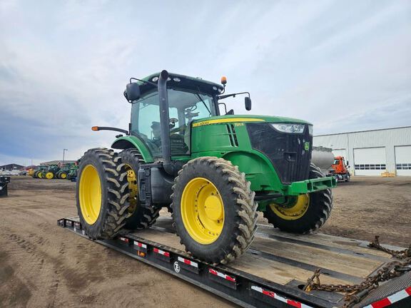 2013 John Deere 7215R Tractor