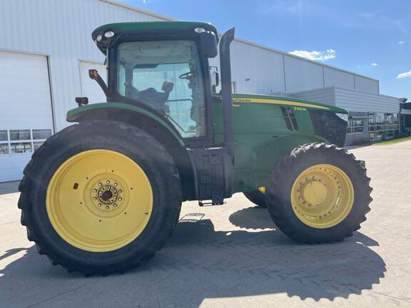 2013 John Deere 7215R Tractor