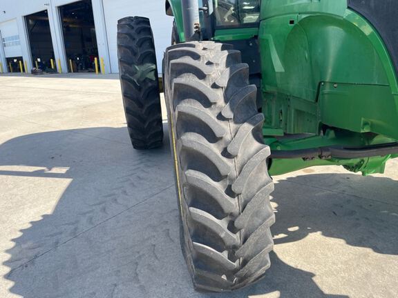 2013 John Deere 7215R Tractor