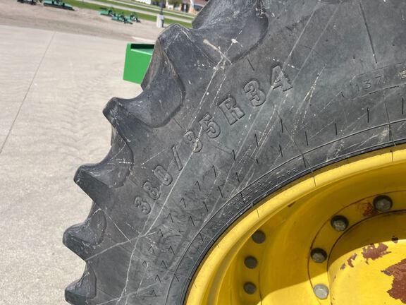 2013 John Deere 7215R Tractor