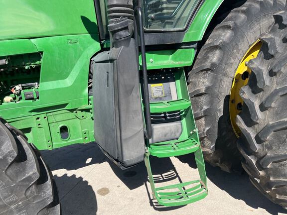 2013 John Deere 7215R Tractor