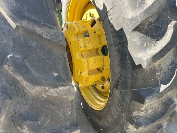 2013 John Deere 7215R Tractor