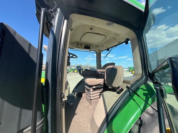 2013 John Deere 7215R Tractor