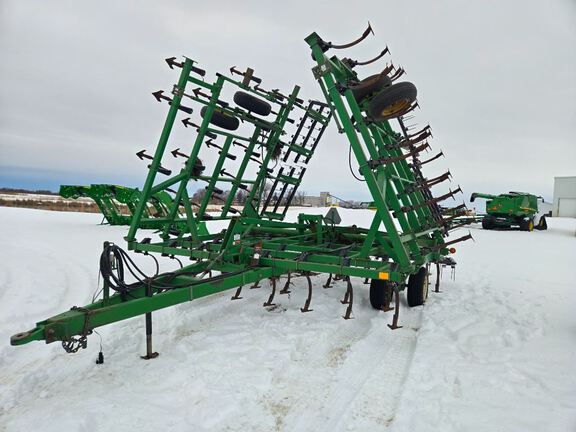 2000 John Deere 980 Field Cultivator