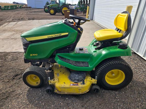 2016 John Deere X390 Garden Tractor