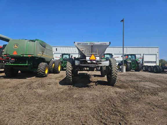 2005 John Deere 4920 Sprayer/High Clearance