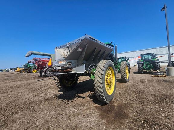 2005 John Deere 4920 Sprayer/High Clearance