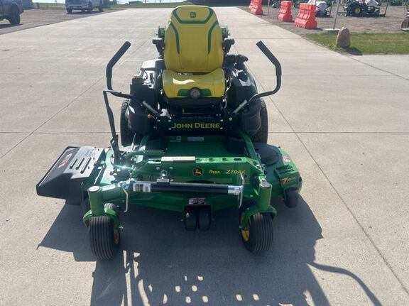 2023 John Deere Z950M Mower/Zero Turn