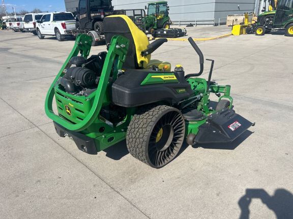 2023 John Deere Z950M Mower/Zero Turn