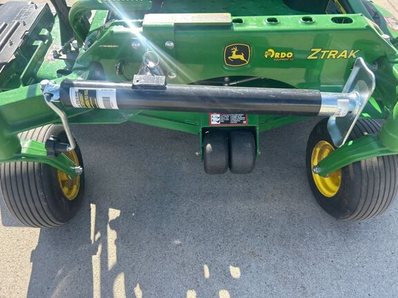 2023 John Deere Z950M Mower/Zero Turn