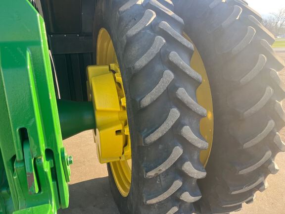 2021 John Deere 8R 370 Tractor
