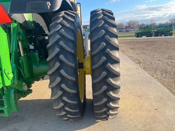 2021 John Deere 8R 370 Tractor