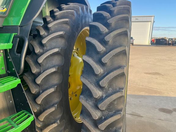 2021 John Deere 8R 370 Tractor