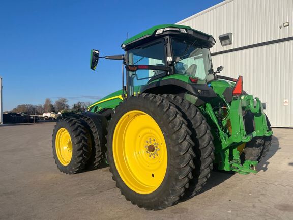 2021 John Deere 8R 370 Tractor