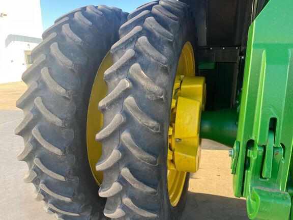 2021 John Deere 8R 370 Tractor