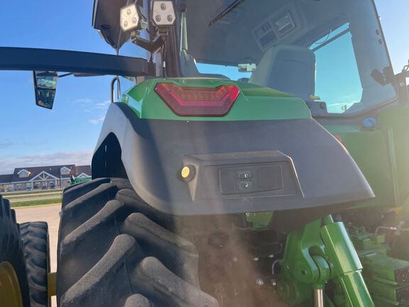 2021 John Deere 8R 370 Tractor