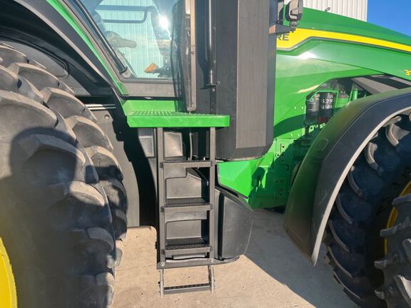 2021 John Deere 8R 370 Tractor