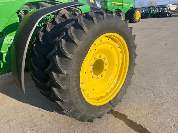 2021 John Deere 8R 370 Tractor