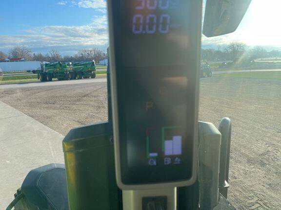 2021 John Deere 8R 370 Tractor