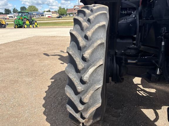 2017 Case 340 ROW TRAC Tractor