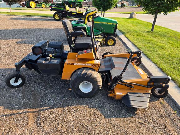 2001 Gannon 6200 Mower/Zero Turn