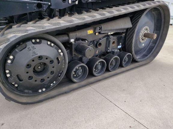 2017 AGCO MT865E Tractor Rubber Track