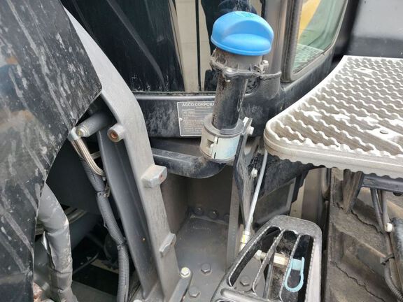 2017 AGCO MT865E Tractor Rubber Track