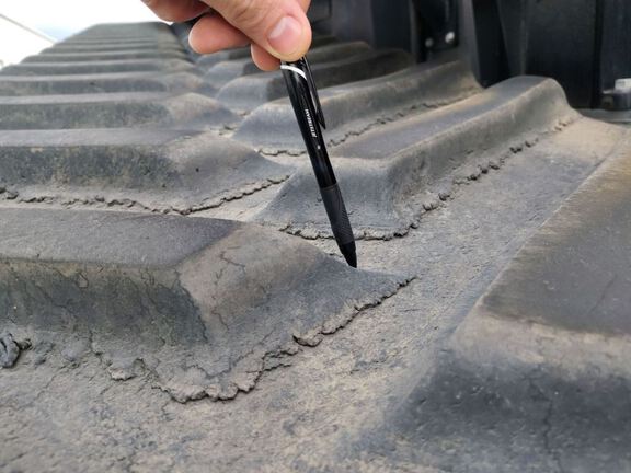 2017 AGCO MT865E Tractor Rubber Track