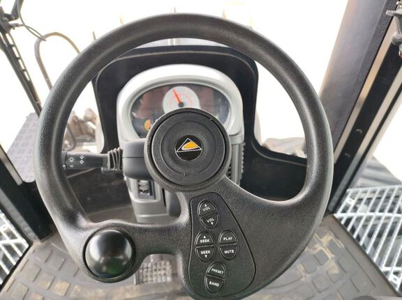 2017 AGCO MT865E Tractor Rubber Track