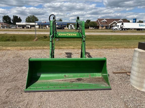 2006 John Deere 640 Loader