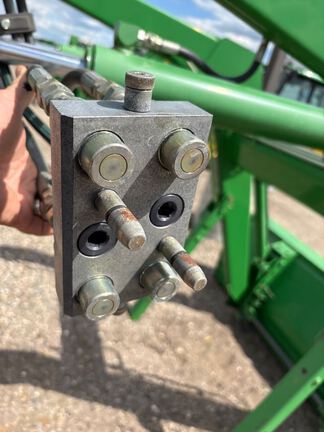 2006 John Deere 640 Loader
