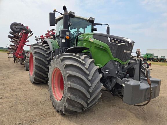 2019 AGCO 1042 Tractor