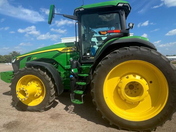 2025 John Deere 8R 370 Tractor