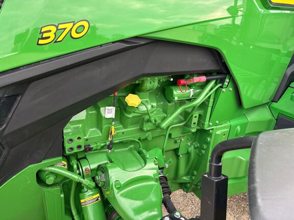2025 John Deere 8R 370 Tractor
