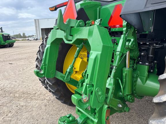 2025 John Deere 8R 370 Tractor