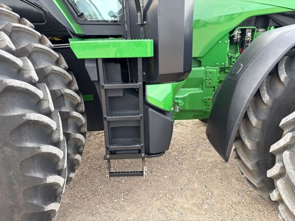 2025 John Deere 8R 370 Tractor