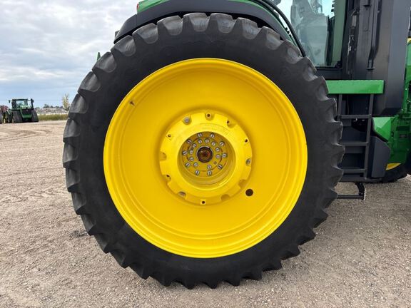 2025 John Deere 8R 370 Tractor