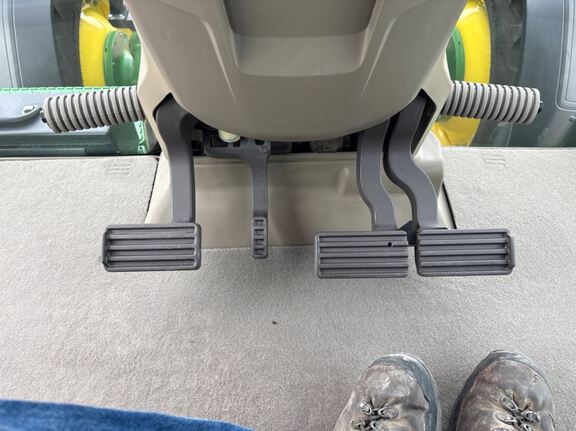 2025 John Deere 8R 370 Tractor