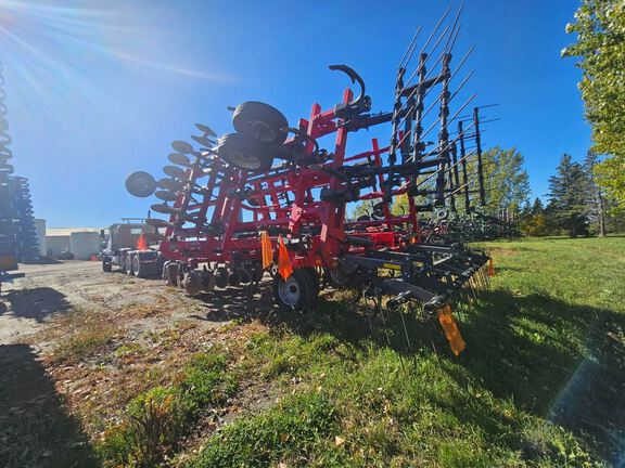 2024 Wil-Rich 483 Chisel Plow