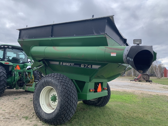 1993 Brent 674 Grain Cart