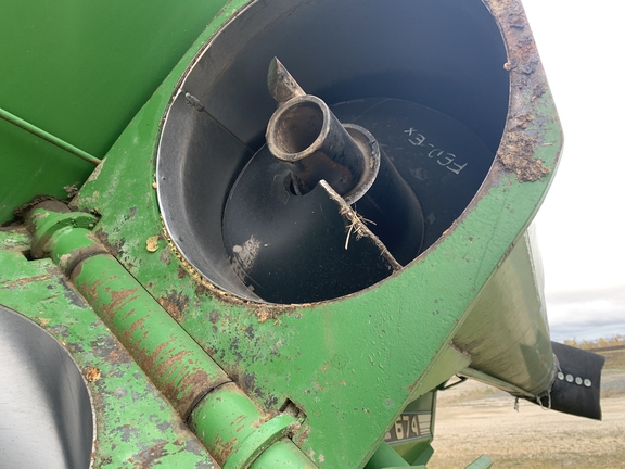 1993 Brent 674 Grain Cart