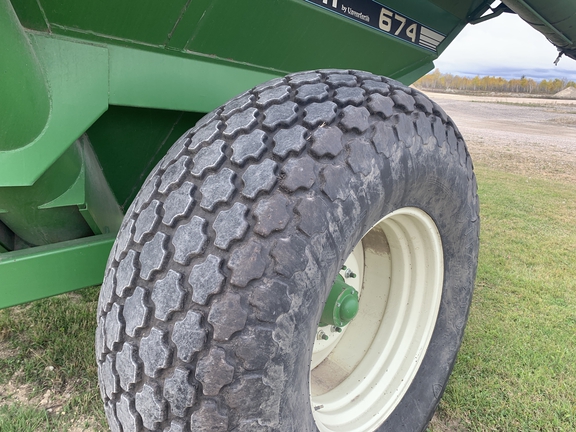 1993 Brent 674 Grain Cart