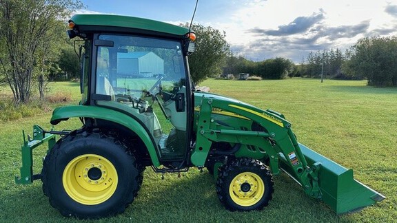 2013 John Deere 3720 Tractor Compact