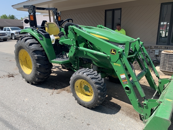 2015 John Deere 4052M Tractor Compact