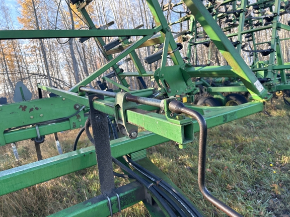 1991 John Deere 610 Chisel Plow