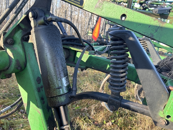 1991 John Deere 610 Chisel Plow