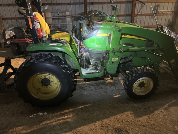 2011 John Deere 3320 Tractor Compact